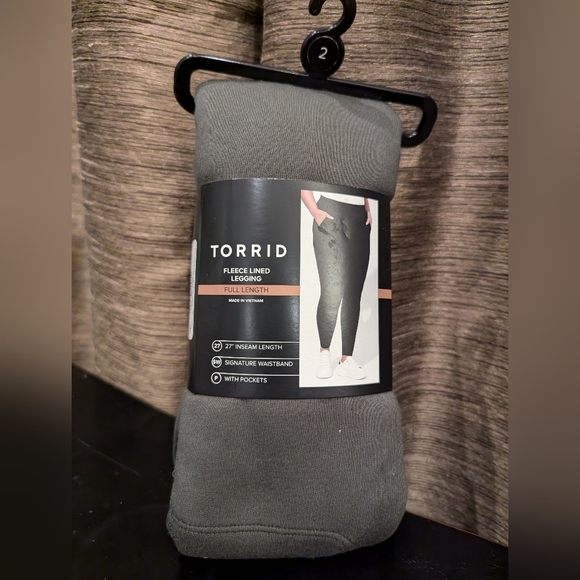 Torrid Full-Length Fleece lined Pocket Legging Size 2x NWT - Picture 2 of 7